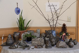 写真：益子より講師を招いての陶芸教室